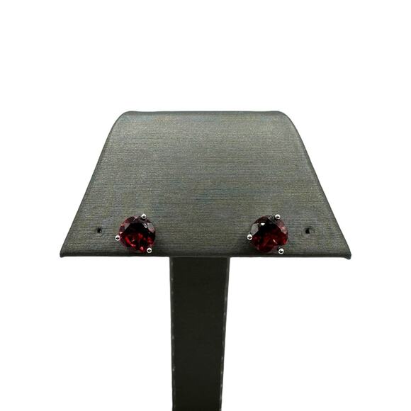 14K White Gold Garnet Stud Earrings with Costco Certificate 1.7 grams - Picture 1 of 8